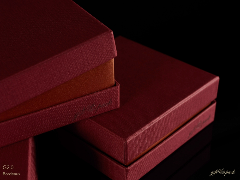Darilna škatla G2.0 RS110X110X40mm BORDEAUX