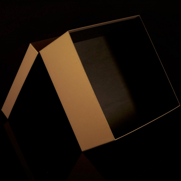 Darilna škatla G1.3 R300X300X140mm PEŠČENA